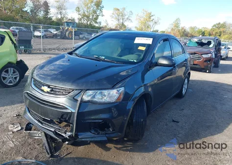 2020 Chevrolet Sonic Fwd Lt z USA, uszkodzony, nr VIN 1G1JD5SB1L4101980